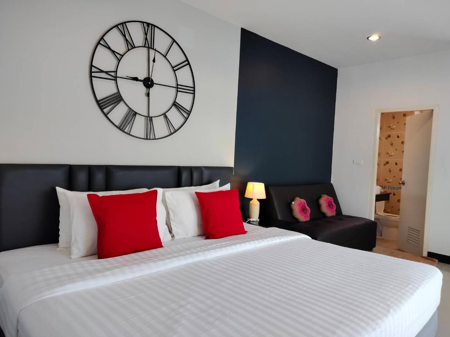 May House Karon Beach Ban Karon Екстериор снимка