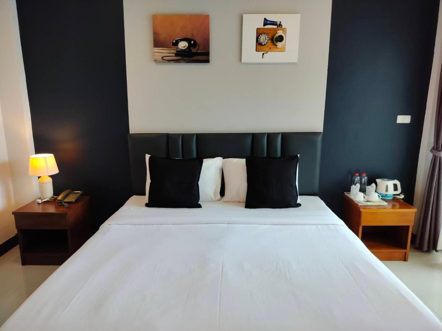 May House Karon Beach Ban Karon Екстериор снимка