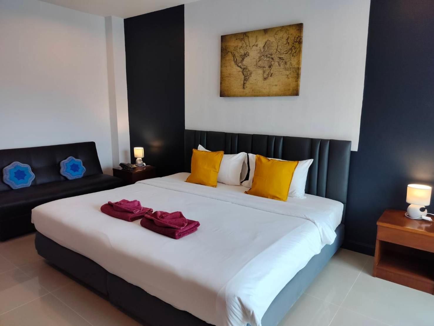 May House Karon Beach Ban Karon Екстериор снимка