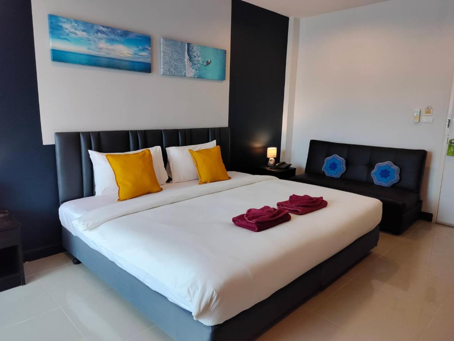 May House Karon Beach Ban Karon Екстериор снимка