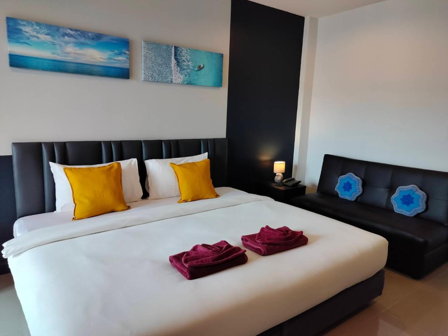 May House Karon Beach Ban Karon Екстериор снимка