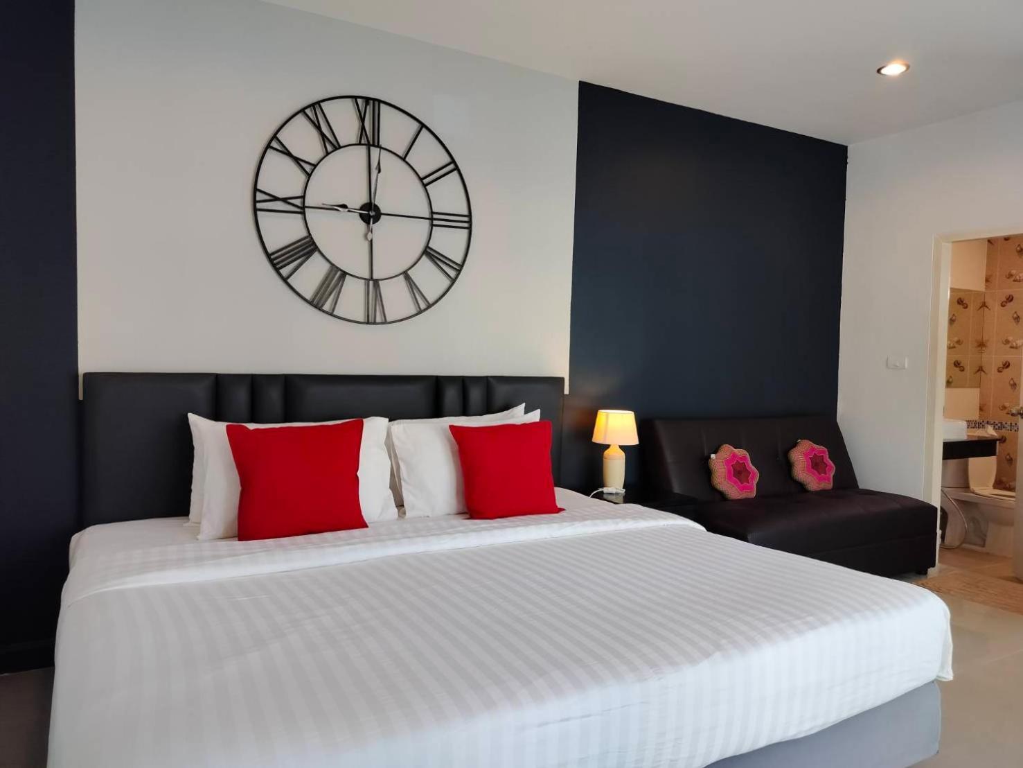 May House Karon Beach Ban Karon Екстериор снимка