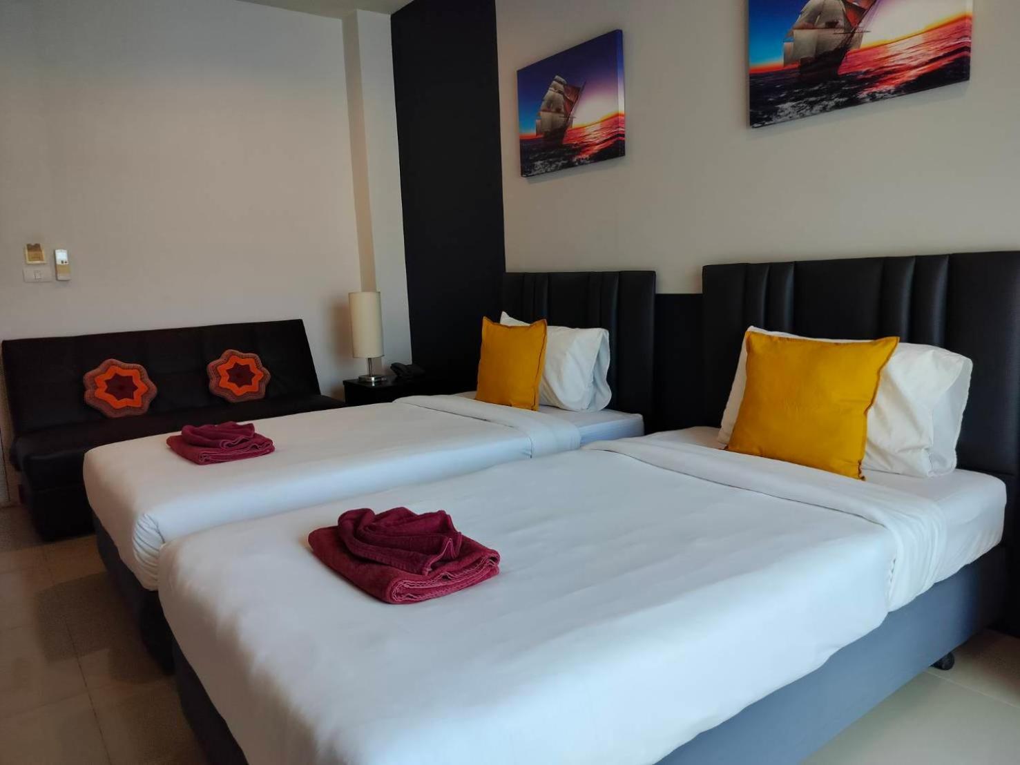 May House Karon Beach Ban Karon Екстериор снимка