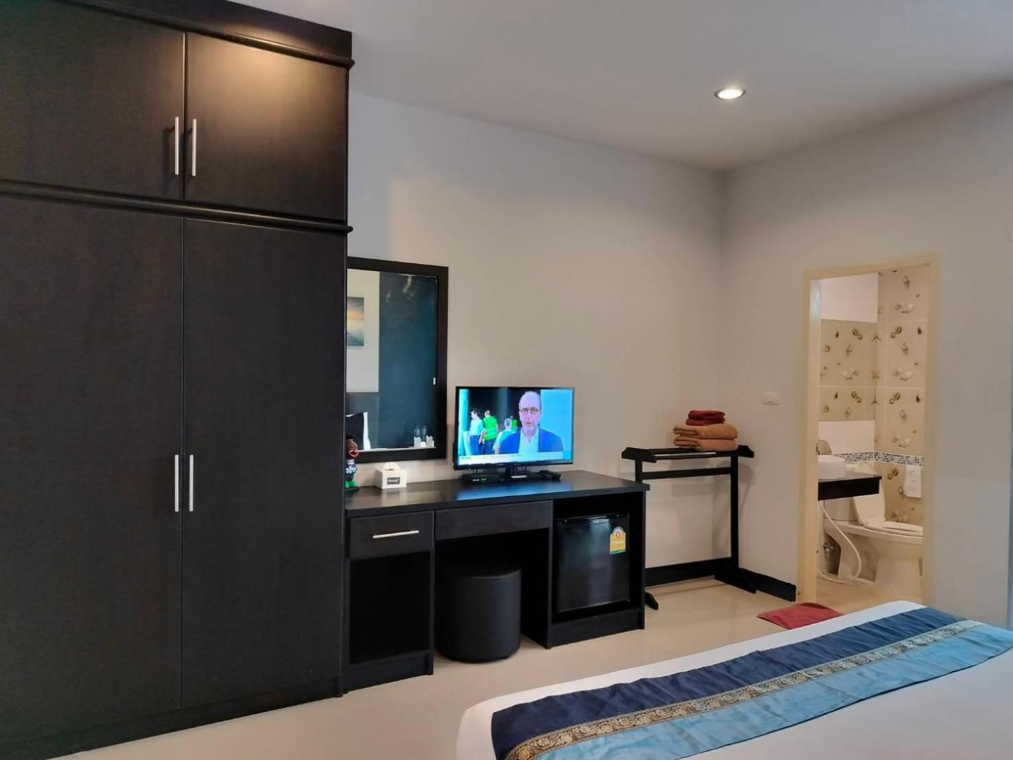 May House Karon Beach Ban Karon Екстериор снимка